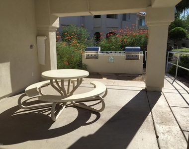 10401 N 52nd Street - Photo Thumbnail 11