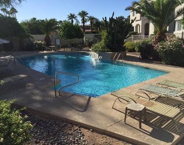 10401 N 52nd Street - Photo Thumbnail 14