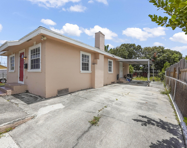 816 20th Street - Photo Thumbnail 2
