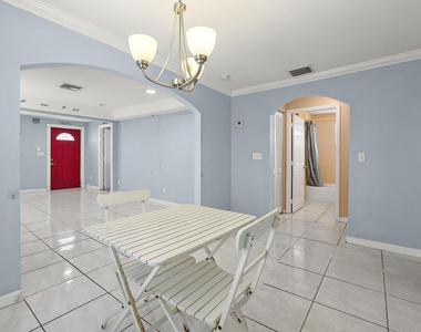 816 20th Street - Photo Thumbnail 5