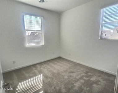 9861 E Tamery Avenue - Photo Thumbnail 8