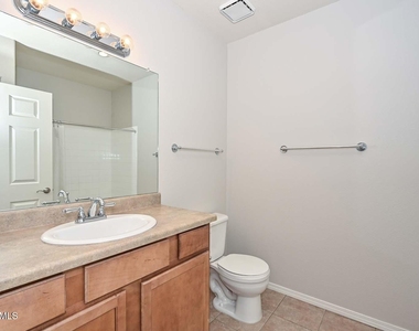 750 E Northern Avenue - Photo Thumbnail 10