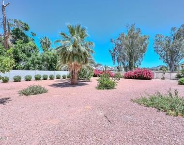 750 E Northern Avenue - Photo Thumbnail 36