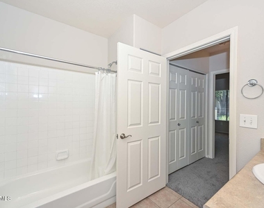 750 E Northern Avenue - Photo Thumbnail 11