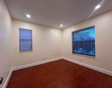21911 Lake Forest Circle - Photo Thumbnail 14