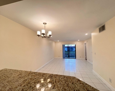 21911 Lake Forest Circle - Photo Thumbnail 5