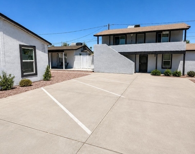 2234 W Medlock Drive - Photo Thumbnail 10
