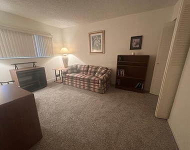 2975 Sw 22nd Avenue - Photo Thumbnail 3