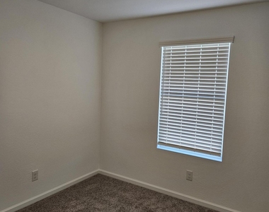 14735 S Amado Boulevard - Photo Thumbnail 9