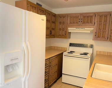 3645 N 69th Avenue - Photo Thumbnail 4