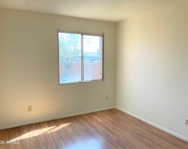 3645 N 69th Avenue - Photo Thumbnail 5
