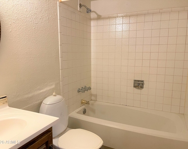 3645 N 69th Avenue - Photo Thumbnail 7