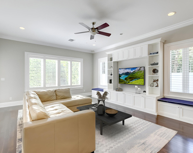 425 Ne 11th Avenue - Photo Thumbnail 19