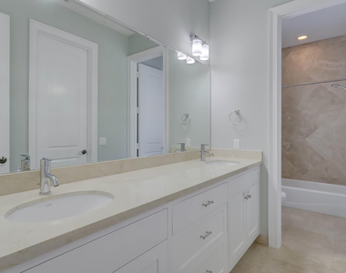 425 Ne 11th Avenue - Photo Thumbnail 42