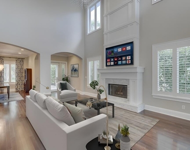 425 Ne 11th Avenue - Photo Thumbnail 7