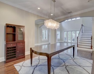 425 Ne 11th Avenue - Photo Thumbnail 9