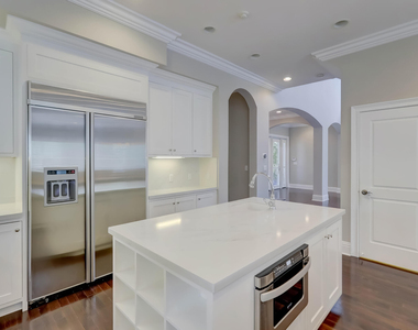 425 Ne 11th Avenue - Photo Thumbnail 16