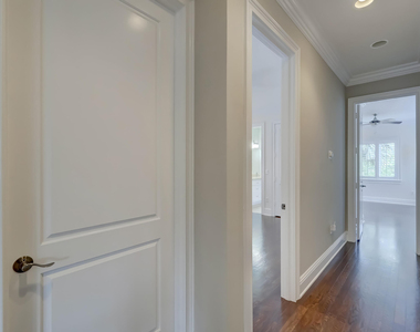 425 Ne 11th Avenue - Photo Thumbnail 37