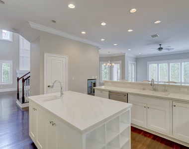 425 Ne 11th Avenue - Photo Thumbnail 15