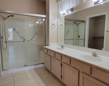 16006 W Sentinel Drive - Photo Thumbnail 6