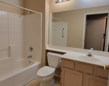 16006 W Sentinel Drive - Photo Thumbnail 10