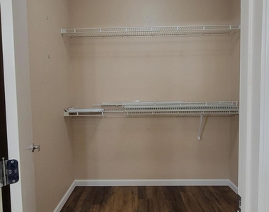 16006 W Sentinel Drive - Photo Thumbnail 7