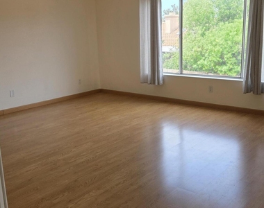 1740 W Laredo Street - Photo Thumbnail 10