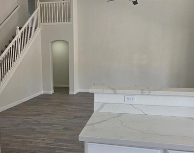 1740 W Laredo Street - Photo Thumbnail 4