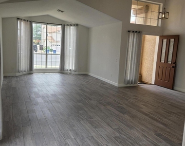 1740 W Laredo Street - Photo Thumbnail 2