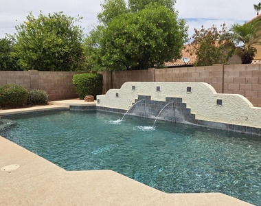 1740 W Laredo Street - Photo Thumbnail 12