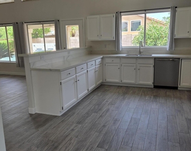 1740 W Laredo Street - Photo Thumbnail 3