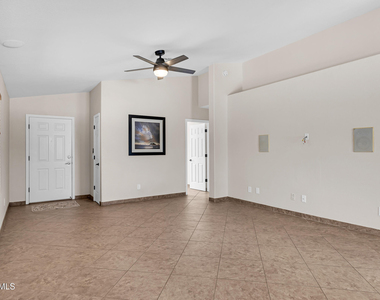 9250 E Carmel Avenue - Photo Thumbnail 5