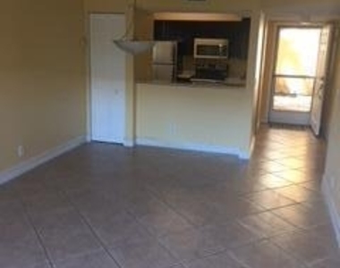 1040 Lake Shore Drive - Photo Thumbnail 3