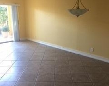 1040 Lake Shore Drive - Photo Thumbnail 2