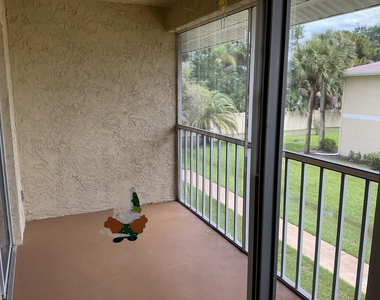 1550 Se Royal Green Circle - Photo Thumbnail 13