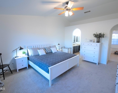 14203 N 101st Street - Photo Thumbnail 10