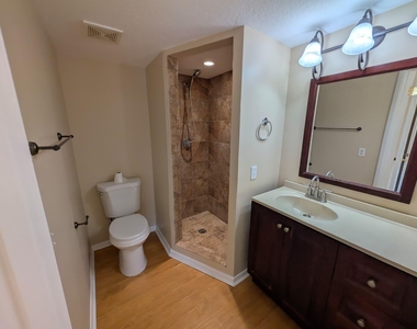 150 Pineview Road - Photo Thumbnail 9