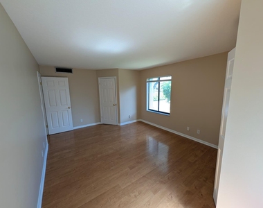 150 Pineview Road - Photo Thumbnail 10