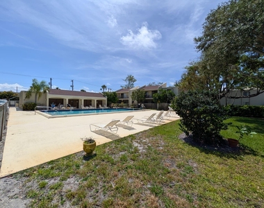 150 Pineview Road - Photo Thumbnail 6