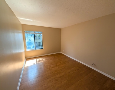 150 Pineview Road - Photo Thumbnail 7