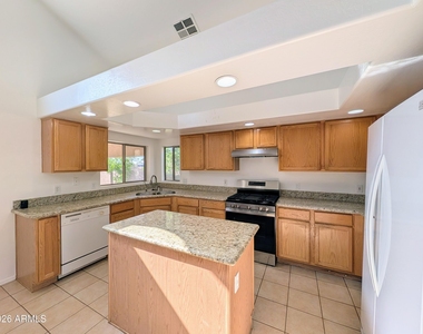 6416 N 78th Lane - Photo Thumbnail 19