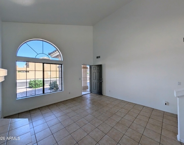 6416 N 78th Lane - Photo Thumbnail 9