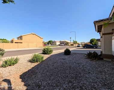 6416 N 78th Lane - Photo Thumbnail 4