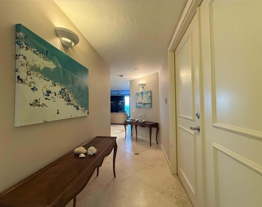800 Ocean Drive - Photo Thumbnail 7