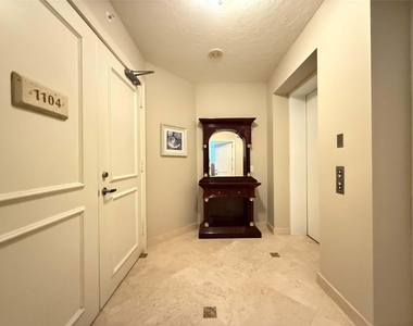 800 Ocean Drive - Photo Thumbnail 6