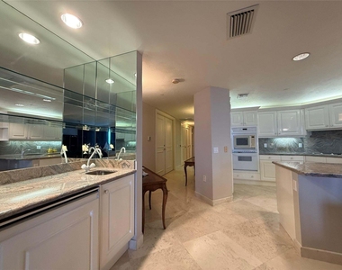 800 Ocean Drive - Photo Thumbnail 18