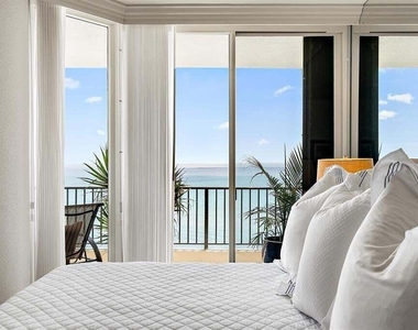 800 Ocean Drive - Photo Thumbnail 2