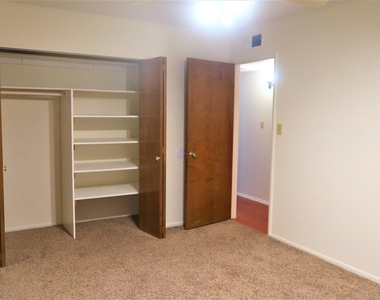 17228 N 16th Drive - Photo Thumbnail 4