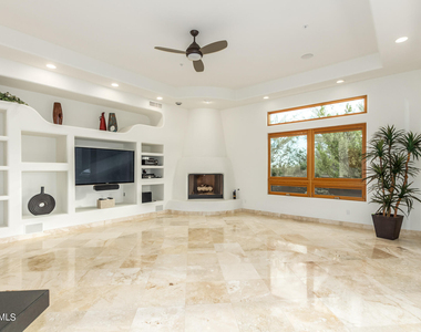 10685 E Cottontail Lane - Photo Thumbnail 12