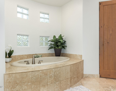 10685 E Cottontail Lane - Photo Thumbnail 16